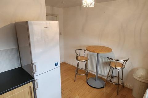 2 bedroom flat to rent, Fenella Street, Shettleston