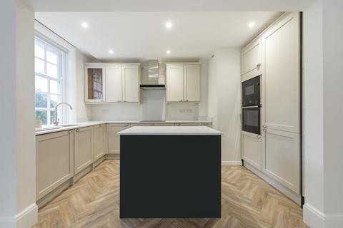 2 bedroom flat to rent, Redington Road, Hampstead, London, NW3