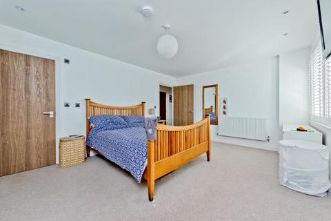 3 bedroom penthouse to rent, Church Hill Road, Surbiton KT6