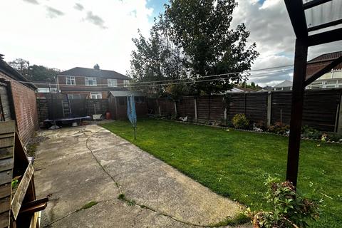 3 bedroom semi-detached house for sale, Berkeley Close Offerton, Offerton