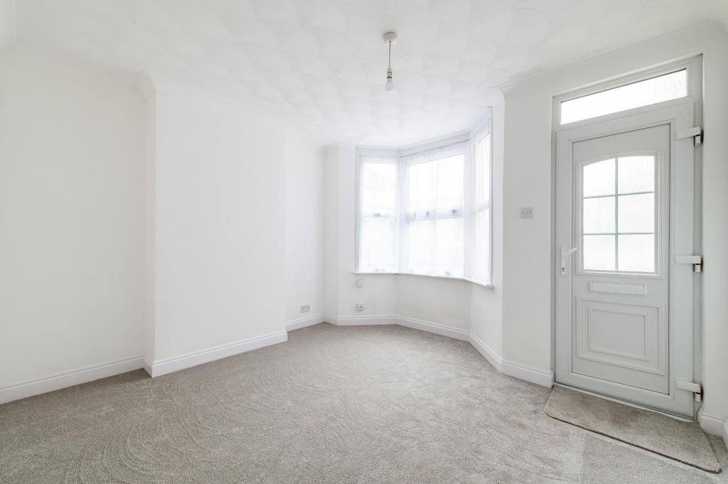 High Street, 3 bed terraced house for sale £300,000