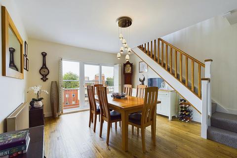 3 bedroom duplex for sale, Queens Road, Chester, CH1