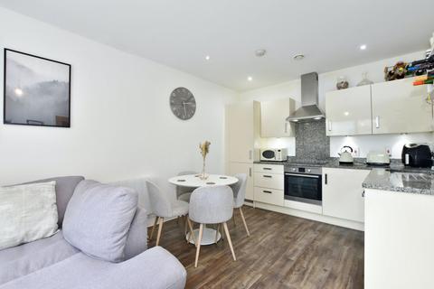 2 bedroom flat for sale, The Embankment, Nash Mills Wharf, HP3