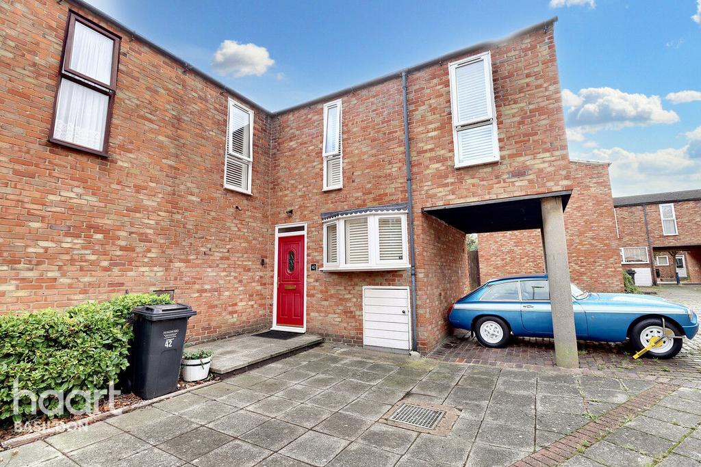 Turner Close, Basildon 3 bed end of terrace house for sale £325,000