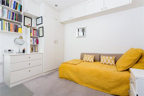 3 bedroom mews to rent, Wendell Mews, London W12