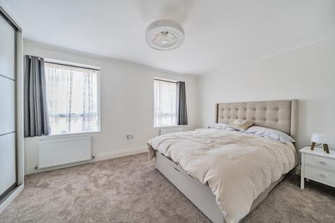 22 Abinger Mews, London, W9 3SP