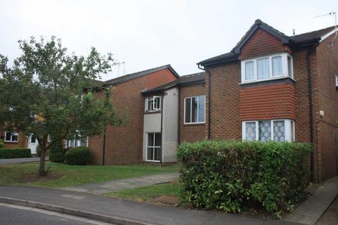 Studio to rent, Rabournmead Drive, Northolt, UB5