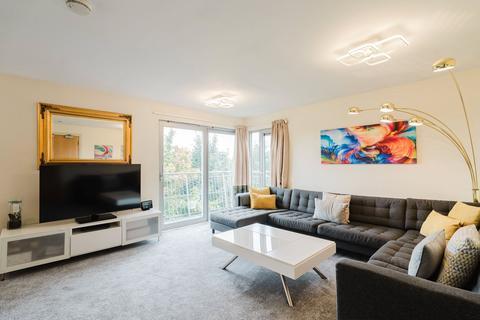 3 bedroom apartment to rent, Pinegrove Gardens, Edinburgh, Midlothian