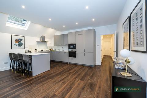 3 bedroom flat for sale, Collingbourne Road Shepherds Bush London