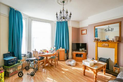 1 bedroom flat for sale, London Road, St. Leonards-On-Sea