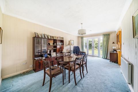 39 Station Crescent, Ashford, TW15 3HX