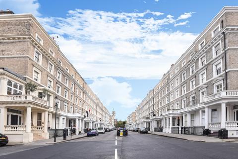 3 bedroom apartment to rent, Elvaston Place South Kensington SW7