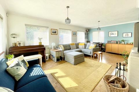 13 Ipswich Road, Bournemouth, BH4 9HZ