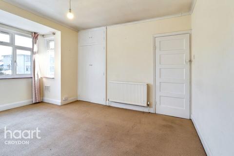 2 bedroom maisonette to rent, Brighton Road, Purley