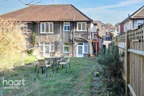 2 bedroom maisonette to rent, Brighton Road, Purley