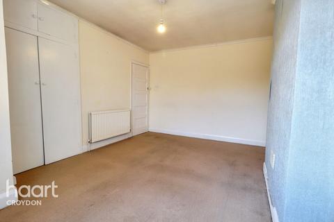 2 bedroom maisonette to rent, Brighton Road, Purley