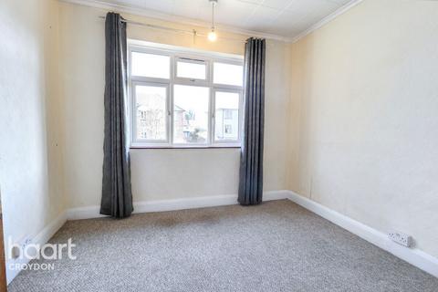 2 bedroom maisonette to rent, Brighton Road, Purley