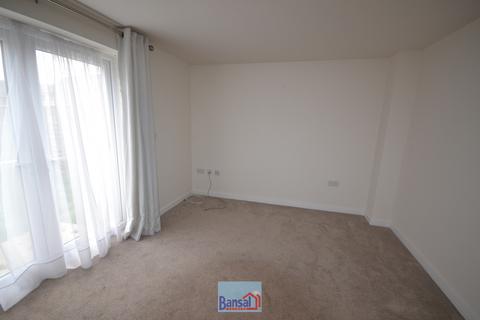 2 bedroom end of terrace house to rent, John Barrett Way, CV2