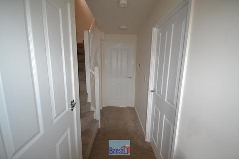 2 bedroom end of terrace house to rent, John Barrett Way, CV2