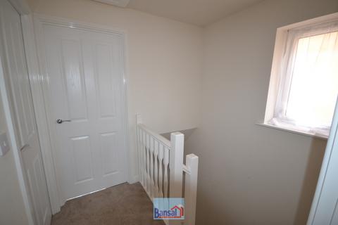 2 bedroom end of terrace house to rent, John Barrett Way, CV2