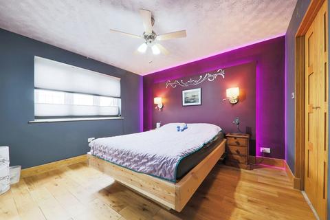 9 Bakersfield, Wrawby, Brigg, DN20 8SZ