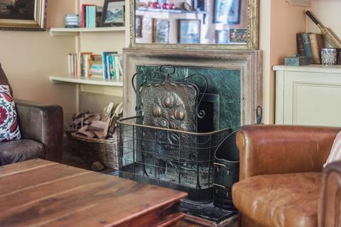April Cottage Combe Lane, Wormley, Godalming, GU8 5SX