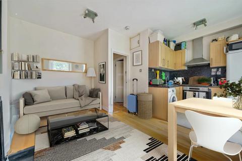 2 bedroom flat to rent, Highgate, N6, North Hill