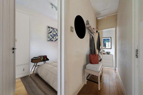 2 bedroom flat to rent, Highgate, N6, North Hill