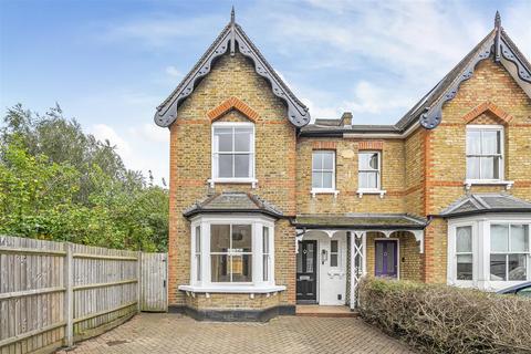 3 bedroom semi-detached house to rent, Kings Road, Kingston Upon Thames KT2