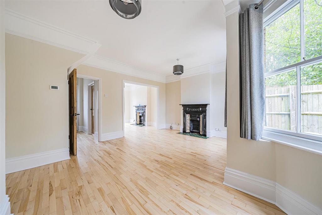 Kings Road, Kingston Upon Thames KT2 3 bed semidetached house to rent