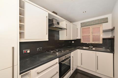 2 bedroom flat for sale, Walm Lane, London NW2