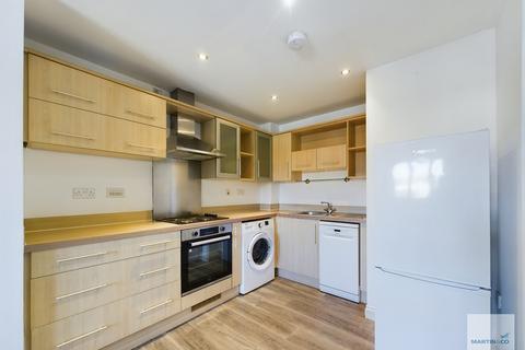 2 bedroom apartment to rent, Vivian Court, Vivian Avenue