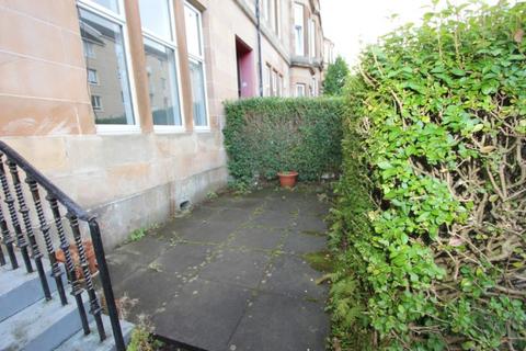 3 bedroom apartment to rent, Herriet Street, Glasgow G41