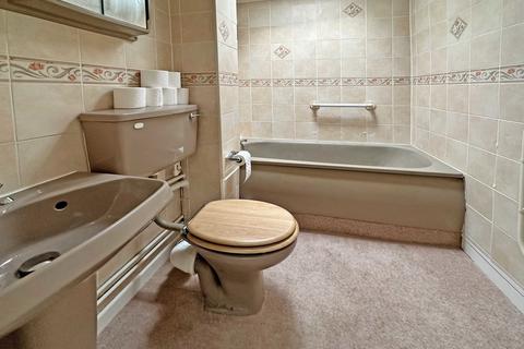 4 Denver Road, Topsham, Exeter, EX3 0BS