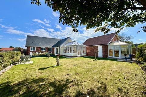 3 bedroom detached bungalow for sale, Farm Close, KIRBY CROSS, Frinton on Sea, CO13