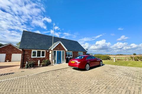 3 bedroom detached bungalow for sale, Farm Close, KIRBY CROSS, Frinton on Sea, CO13