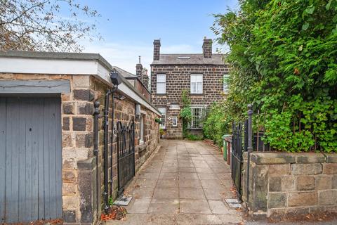 4 bedroom semi-detached house for sale, Broadgate Lane, Leeds LS18