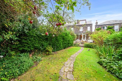 4 bedroom semi-detached house for sale, Broadgate Lane, Leeds LS18