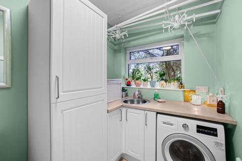 74 Broadgate Lane, Horsforth, Leeds, LS18 4AG