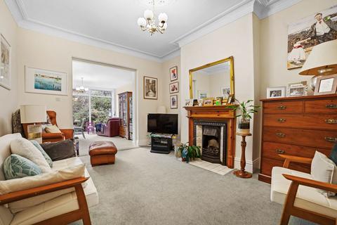 74 Broadgate Lane, Horsforth, Leeds, LS18 4AG