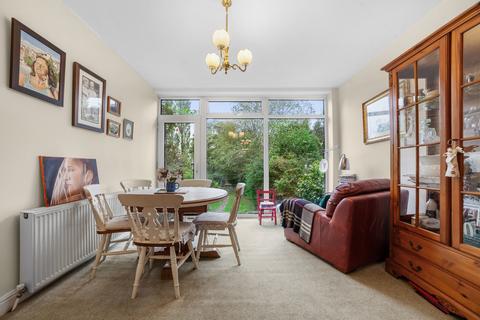74 Broadgate Lane, Horsforth, Leeds, LS18 4AG