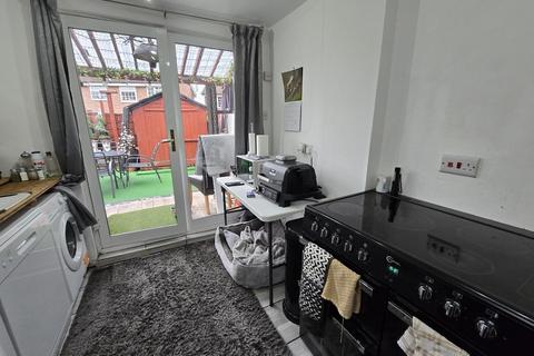 2 bedroom end of terrace house for sale, Royle Street, Northwich