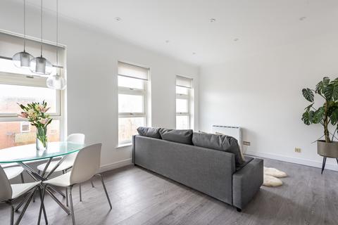 1 bedroom flat to rent, Wolfe Crescent London SE16