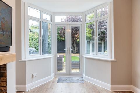 18 Rossdale, Sutton, SM1 4JU