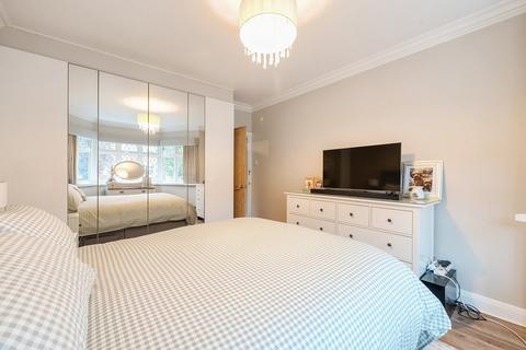 18 Rossdale, Sutton, SM1 4JU