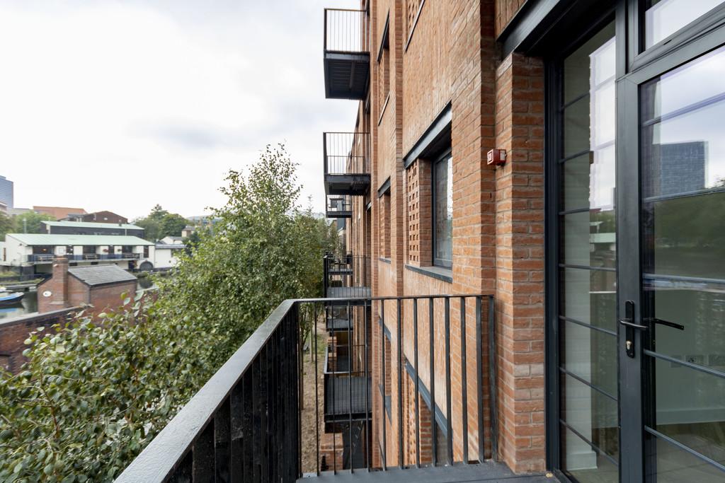 Apartment in Birmingham, West Midlands - View 3