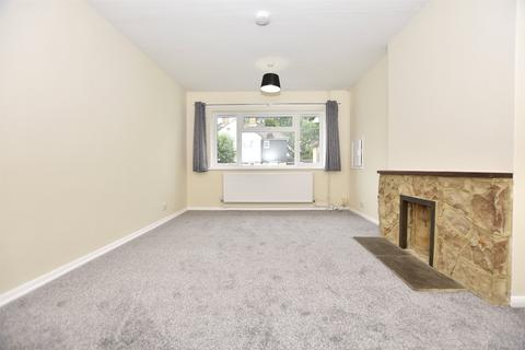 2 bedroom bungalow to rent, The Meadow, Crawley RH10