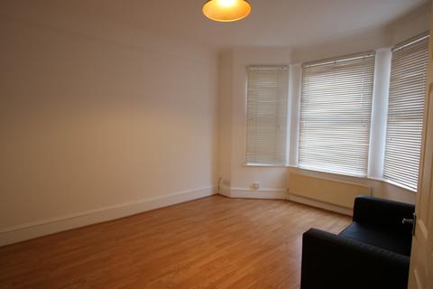 undefined, Temple Road, Cricklewood