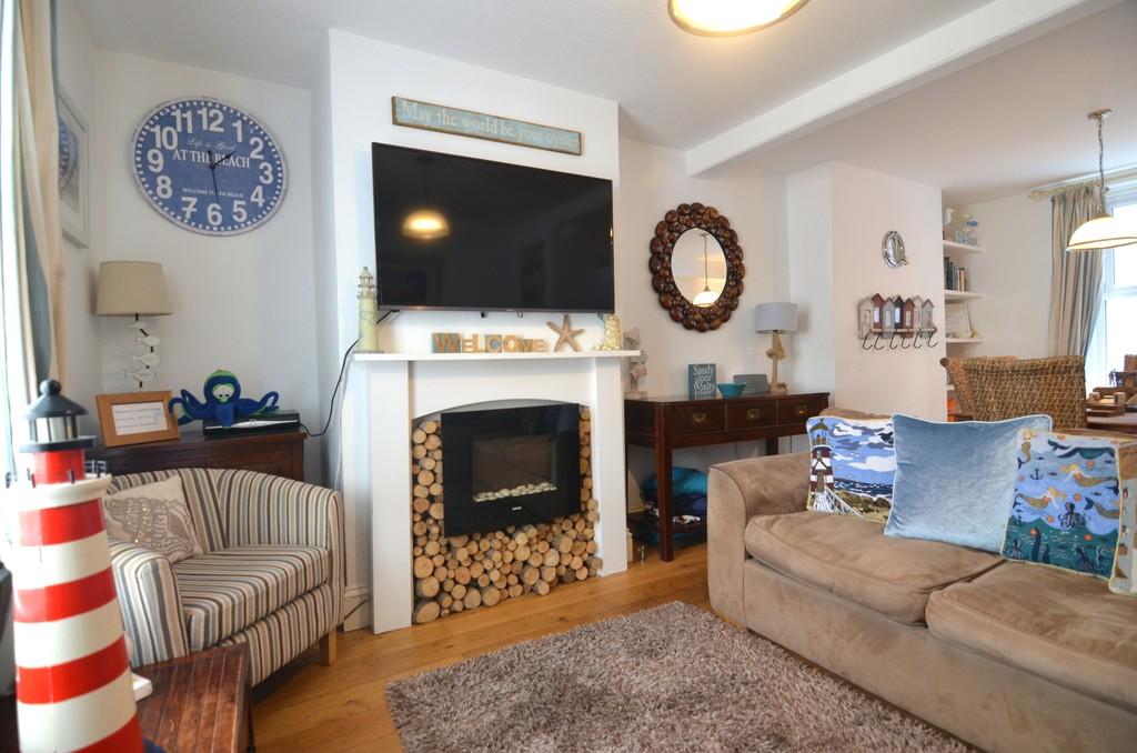 Cove Street, Weymouth 3 bed terraced house to rent £1,250 pcm (£288 pw)