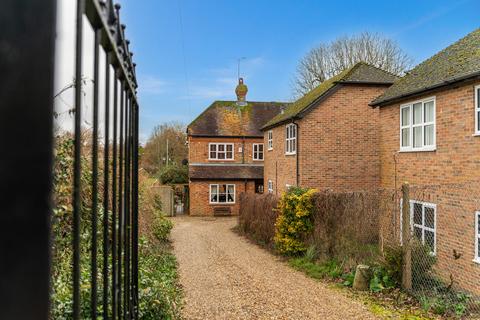 4 bedroom detached house for sale, Burghfield Road Reading, Berkshire, RG30 3NE